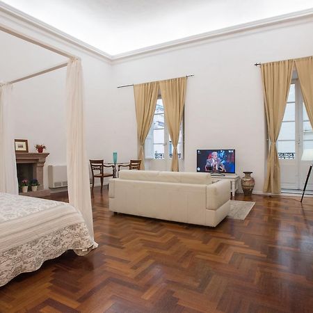 Residenze Al Castello Hotel Каляри Екстериор снимка