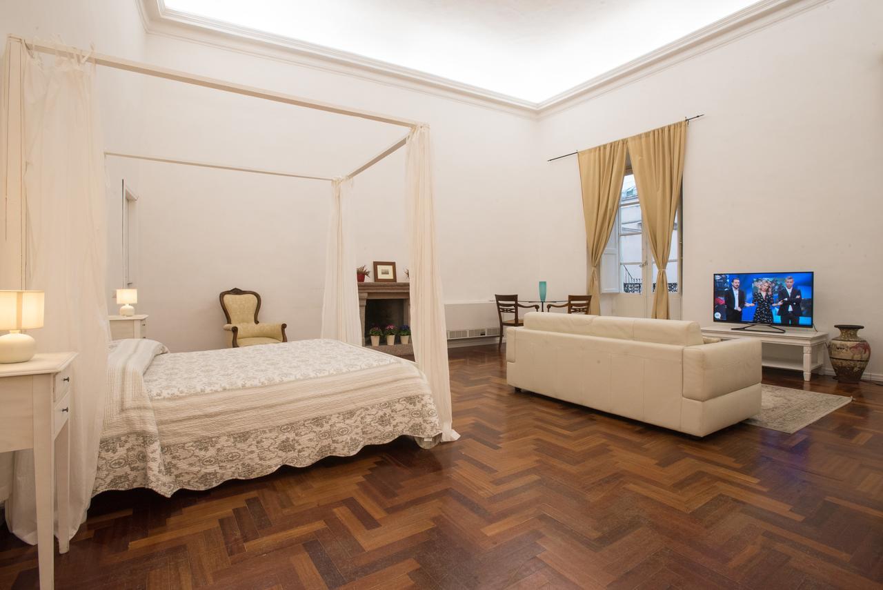 Residenze Al Castello Hotel Каляри Екстериор снимка