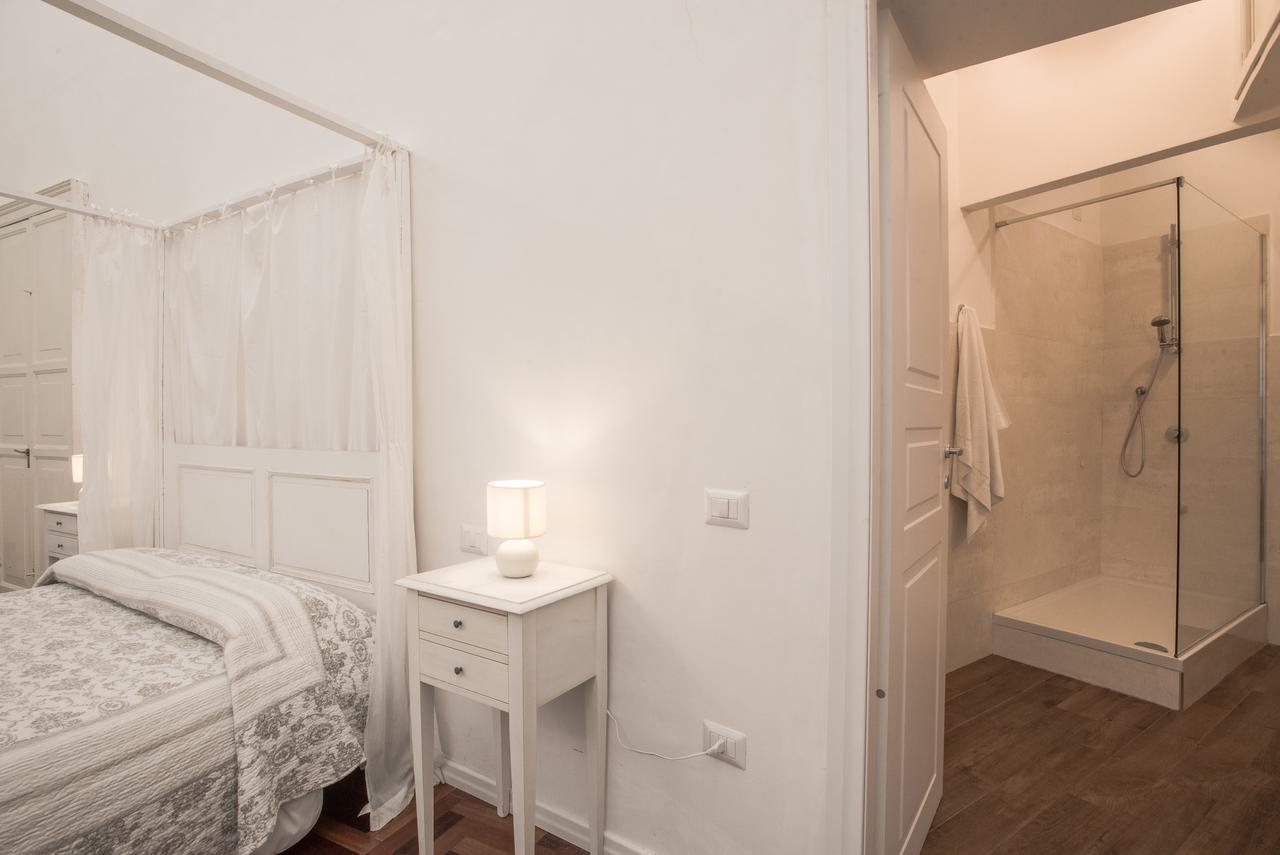 Residenze Al Castello Hotel Каляри Екстериор снимка
