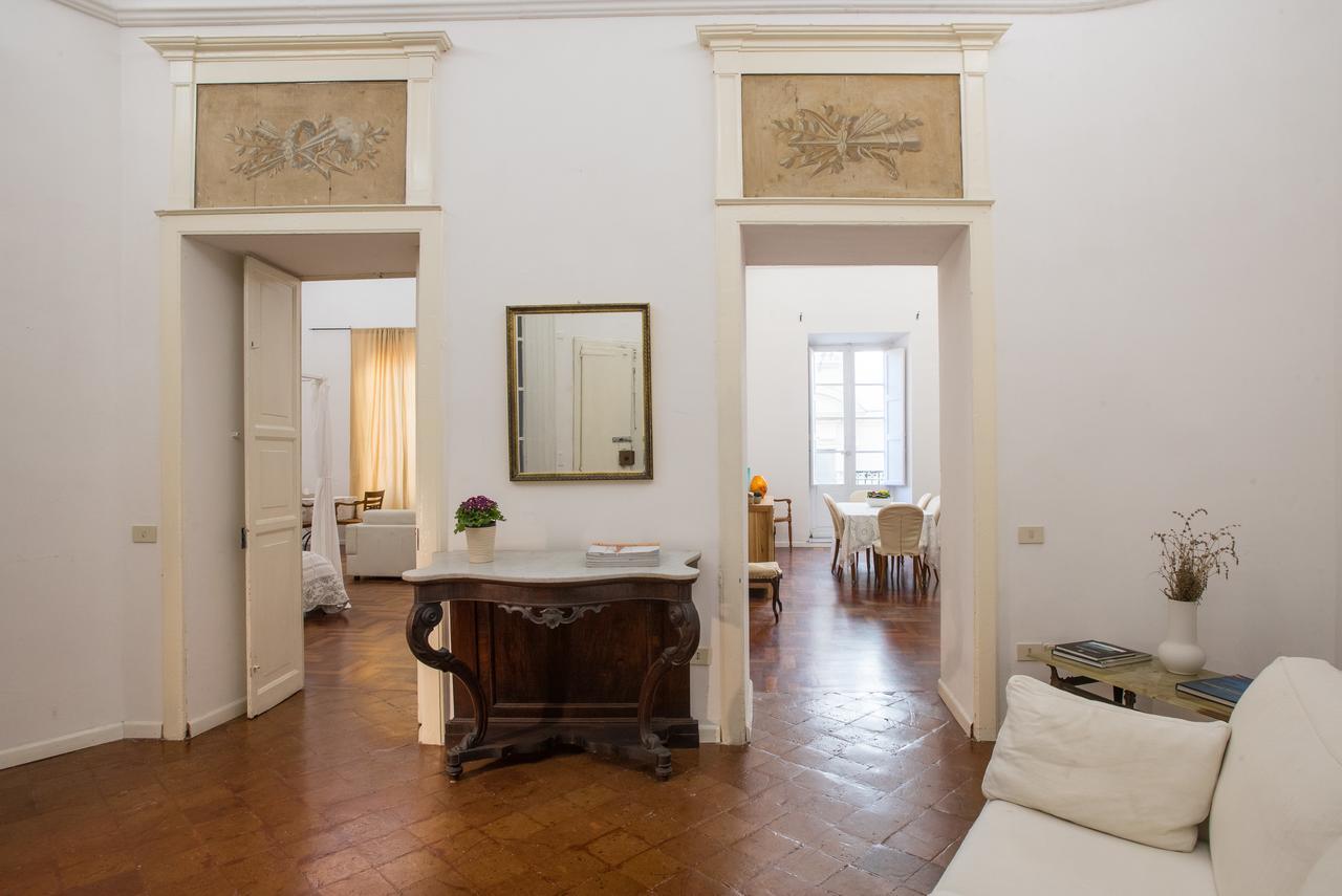 Residenze Al Castello Hotel Каляри Екстериор снимка