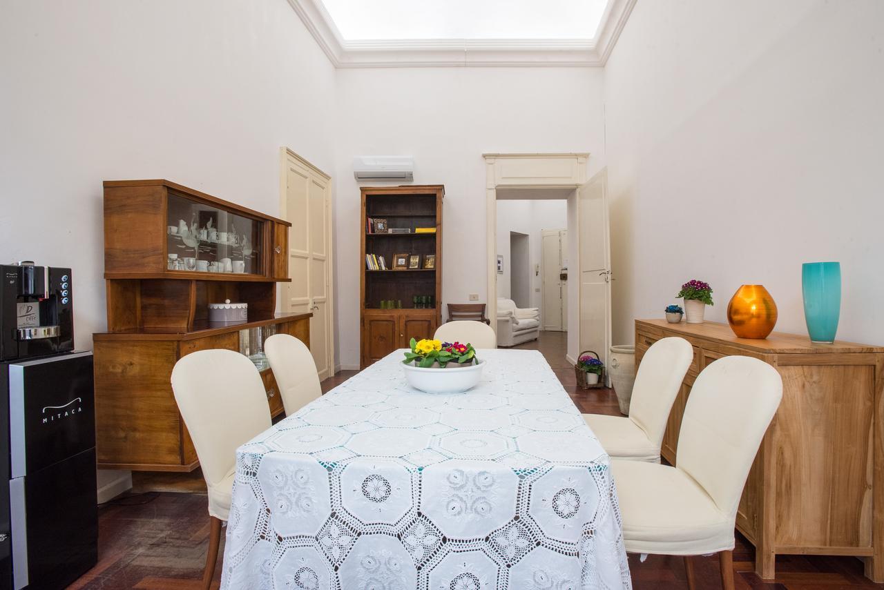 Residenze Al Castello Hotel Каляри Екстериор снимка